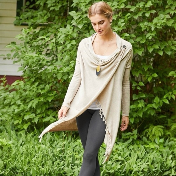 Matilda Jane Women's Come On Over Wrap Cardigan Fringe Accents - Picture 3 of 14